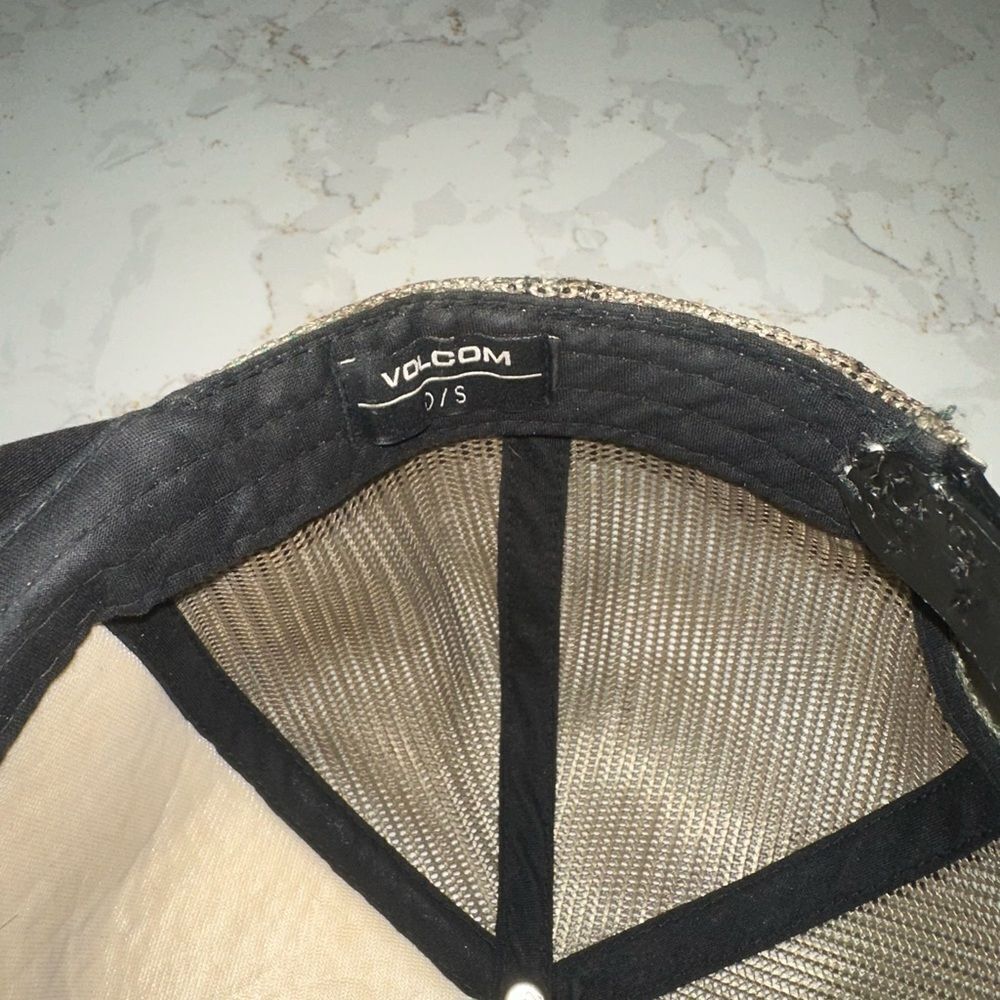 Camo Volcom Men’s SnapBack - Picture 6 of 7